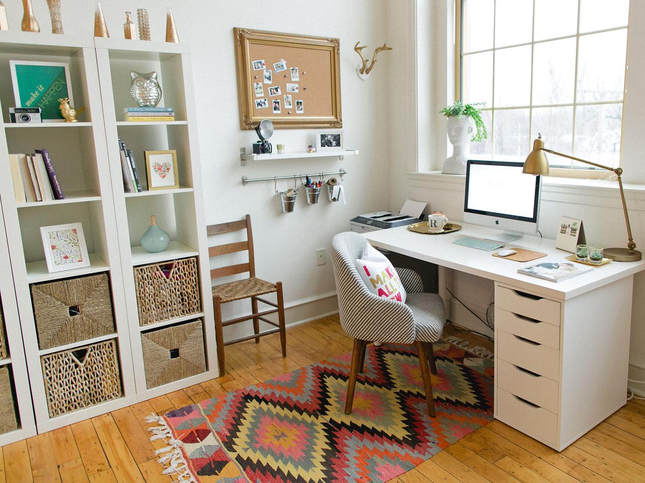 How to Arrange Home Office Furniture 